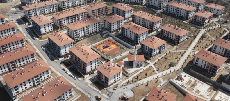 20 SORUDA “KENTSEL DÖNÜŞÜMDE YARISI BİZDEN KAMPANYASI”