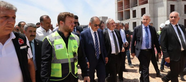 Bakan Özhaseki, deprem bölgesi 11 ilin ayağa kalkması için çalışmalarına aralıksız devam ediyor